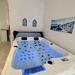 Santorini, Relaxing Spa, Terrace And Parking פואטייה