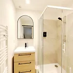 Santorini, Relaxing Spa, Terrace And Parking דירה פואטייה