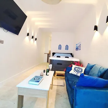 Santorini, Relaxing Spa, Terrace And Parking * פואטייה