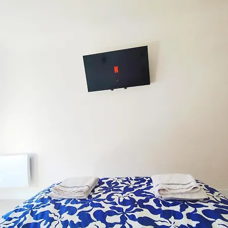 Santorini, Relaxing Spa, Terrace And Parking * פואטייה