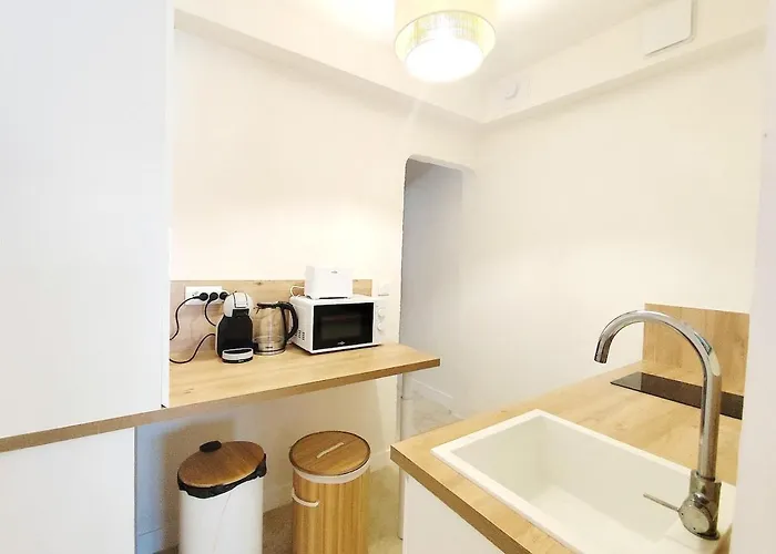 Apartment Santorini, Relaxing Spa, Terrace And Parking