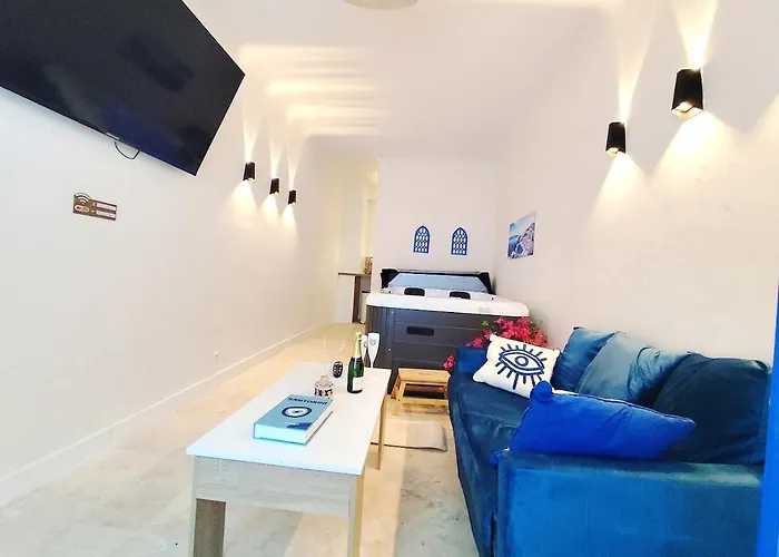 Santorini, Relaxing Spa, Terrace And Parking * Poitiers